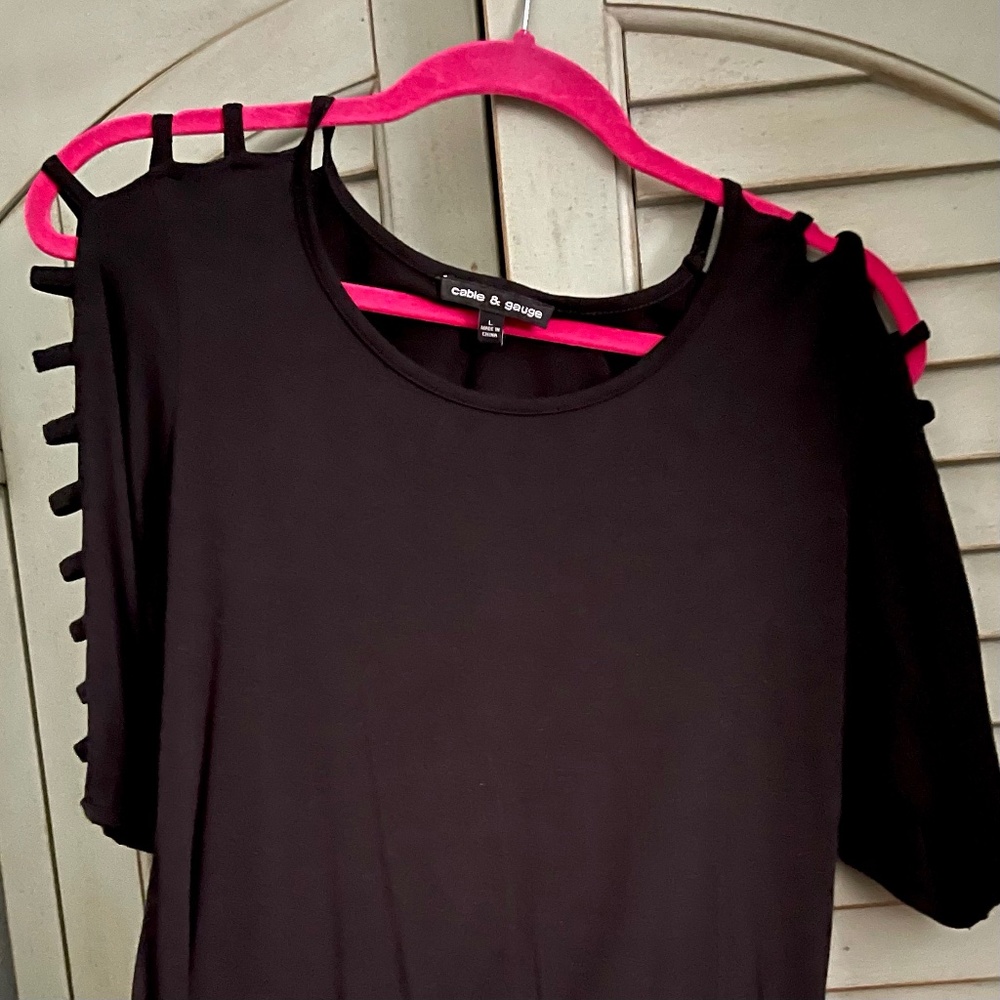 Cable and Gauge 3/4 Length Peek a Boo Sleeve Black Size Large - Picture 3 of 12